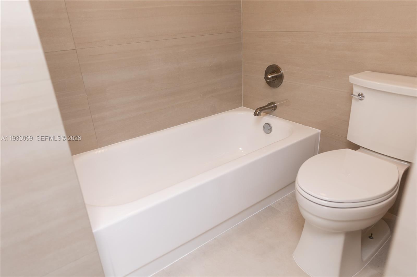 Photo of 3625 Country Club Dr  #309, Aventura, Florida, 33180 - 