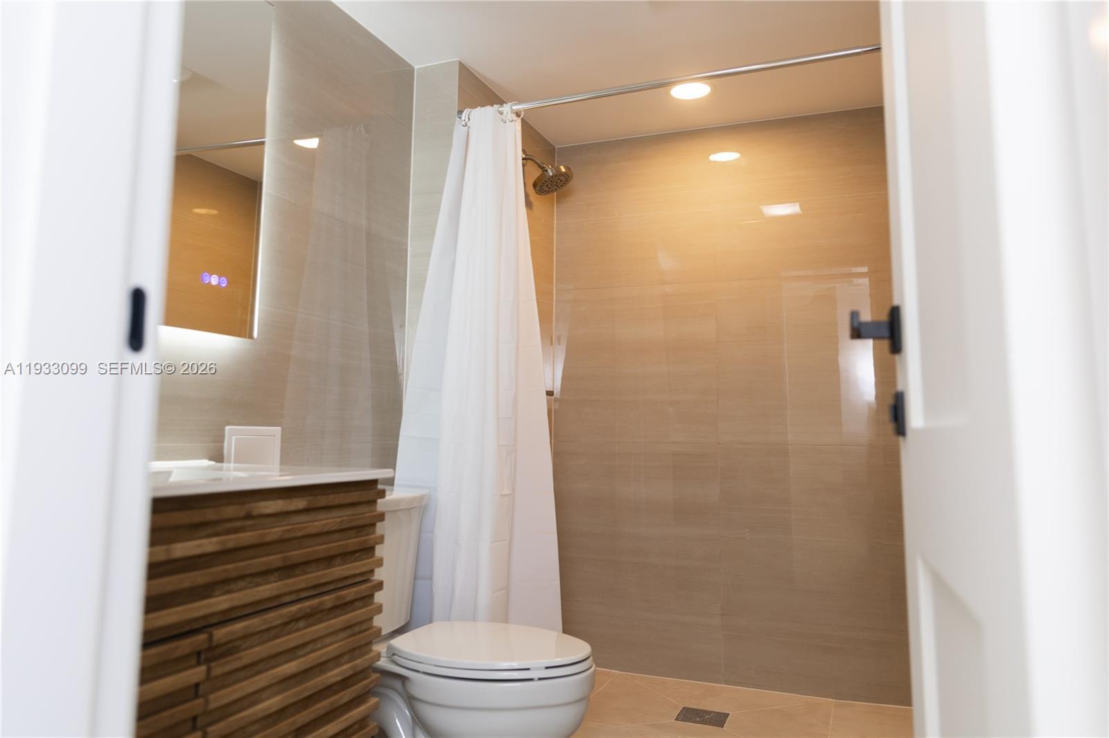 Photo of 3625 Country Club Dr  #309, Aventura, Florida, 33180 - 