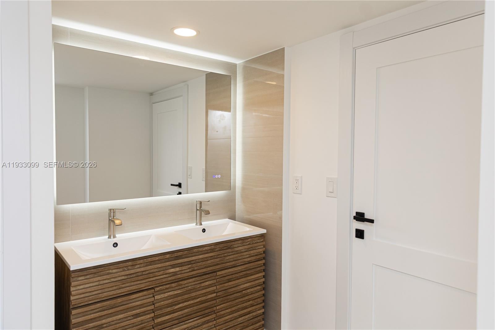 Photo of 3625 Country Club Dr  #309, Aventura, Florida, 33180 - 