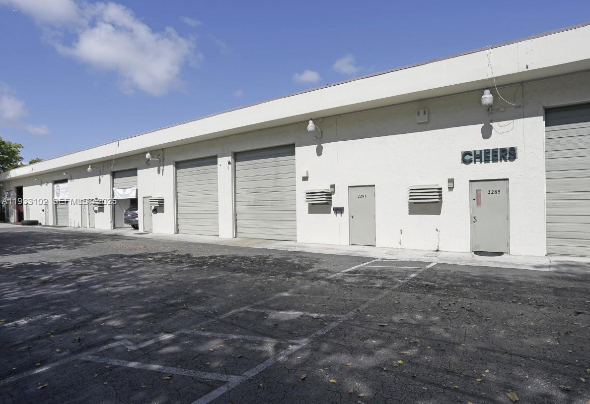   /   кв.футов $ 2025-12-19 0 Фото