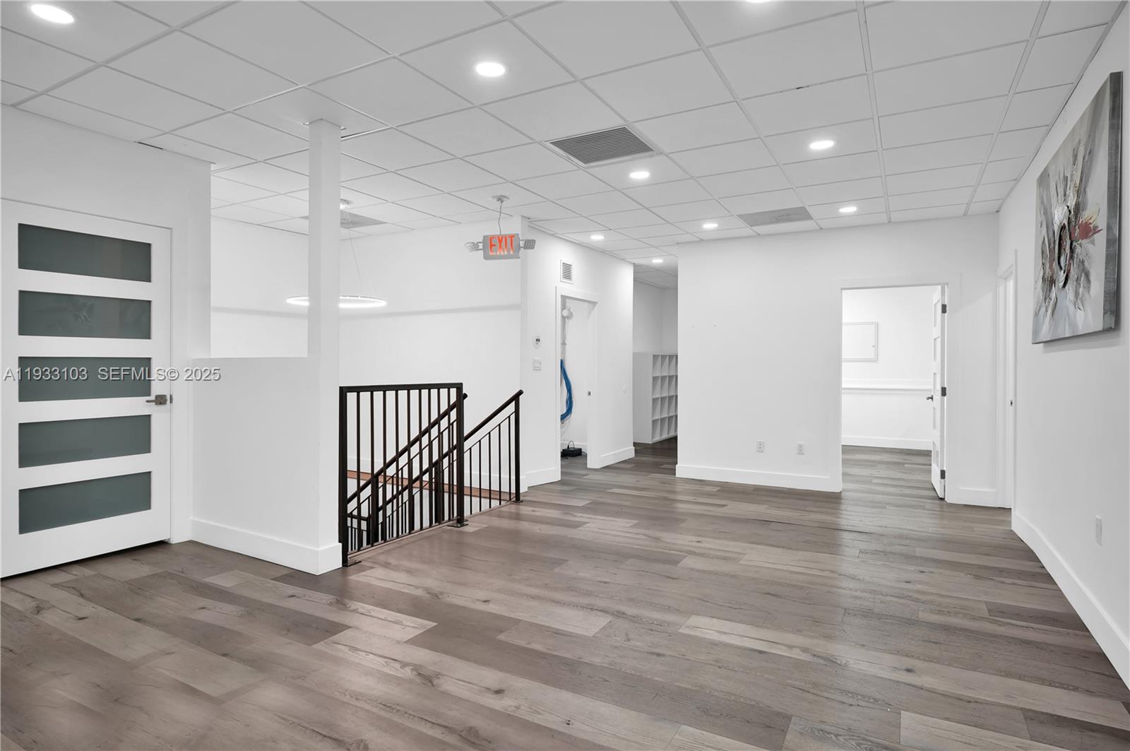 29  /   кв.футов $ 2025-12-18 0 Фото