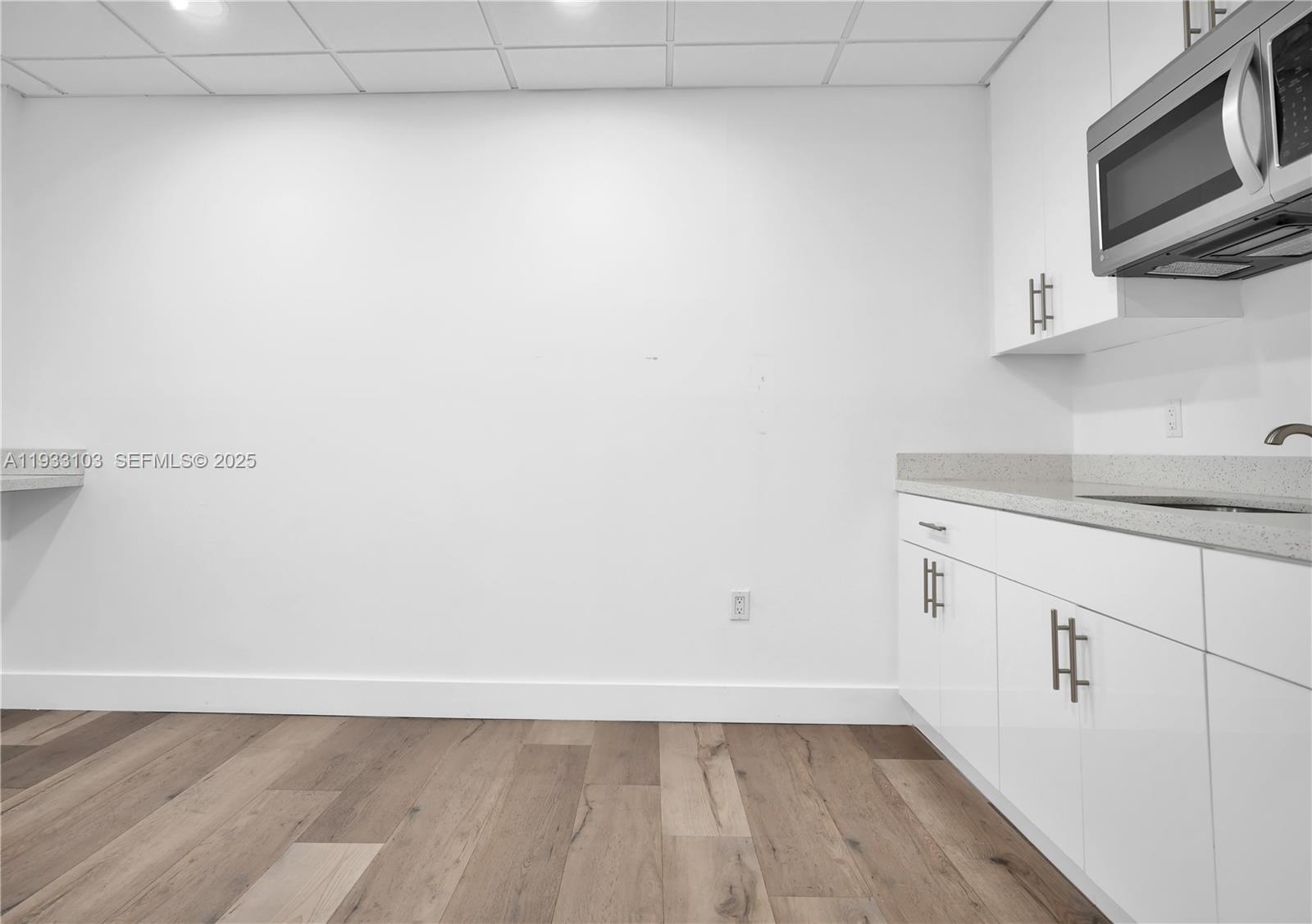 29  /   кв.футов $ 2025-12-18 0 Фото