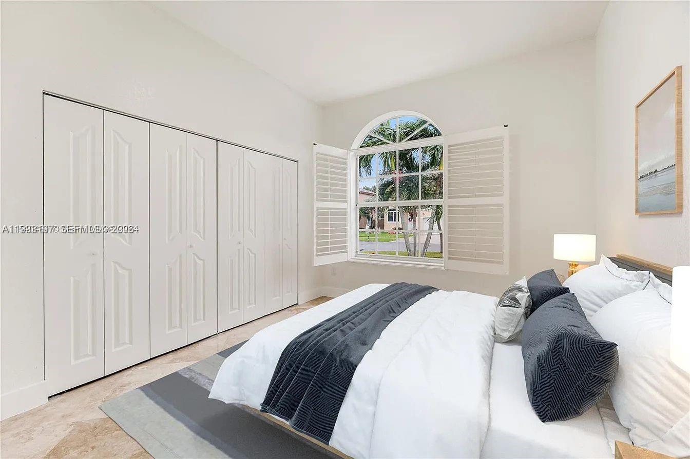 2755 4 / 3  sq. ft. $ 2025-12-19 0 Photo