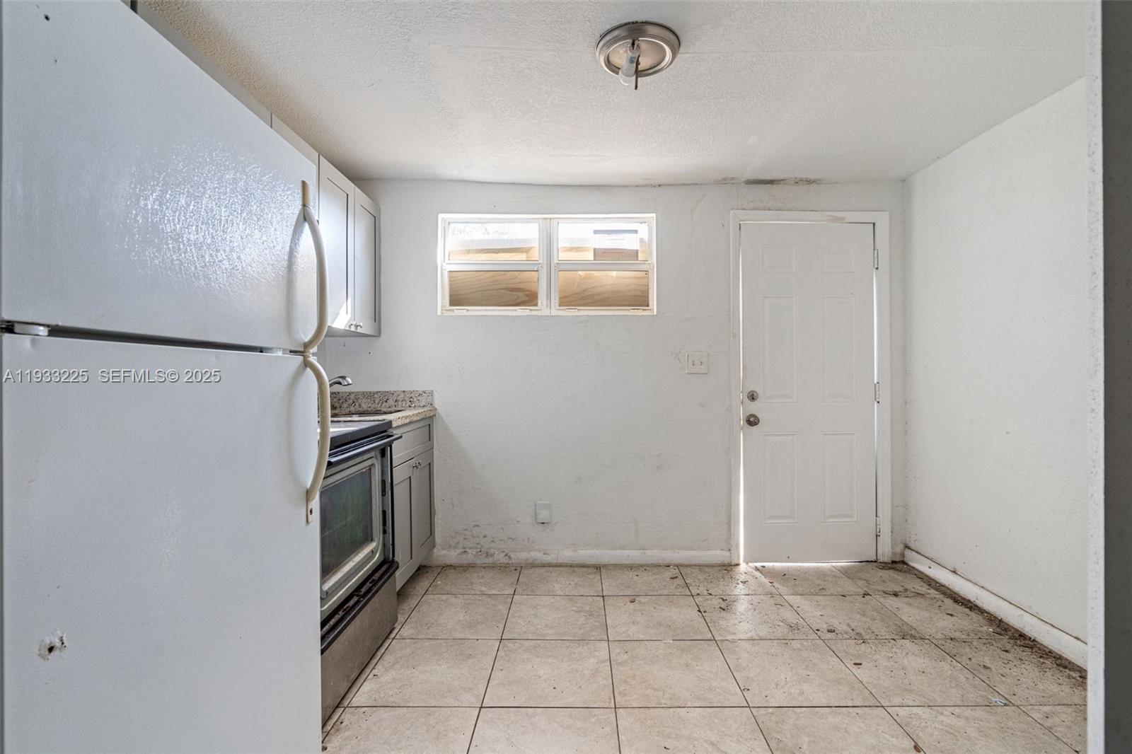   /   sq. ft. $ 2025-12-19 0 Photo