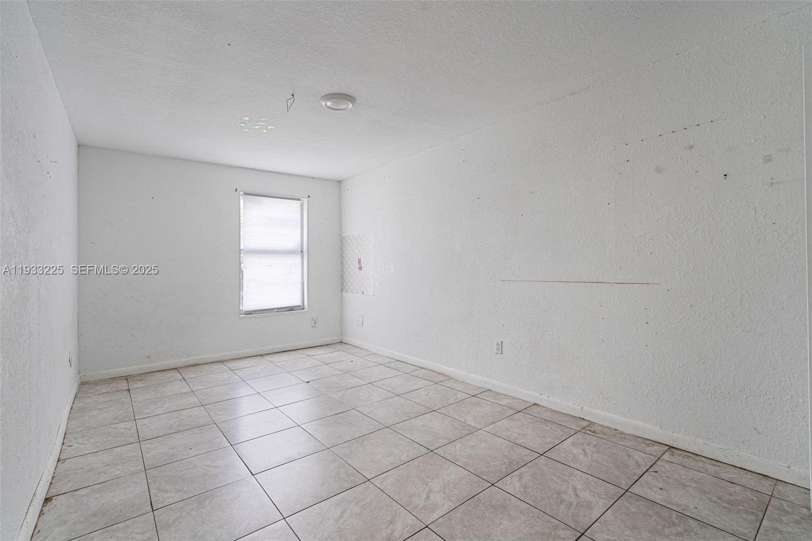   /   sq. ft. $ 2025-12-19 0 Photo