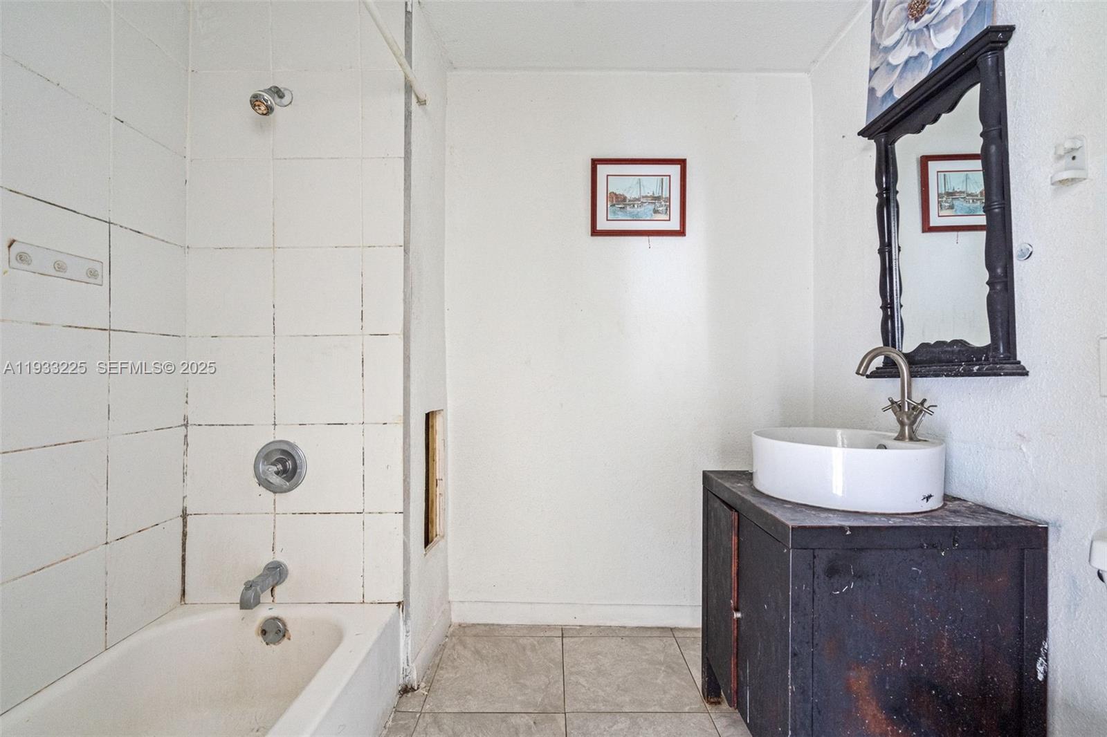   /   sq. ft. $ 2025-12-19 0 Photo