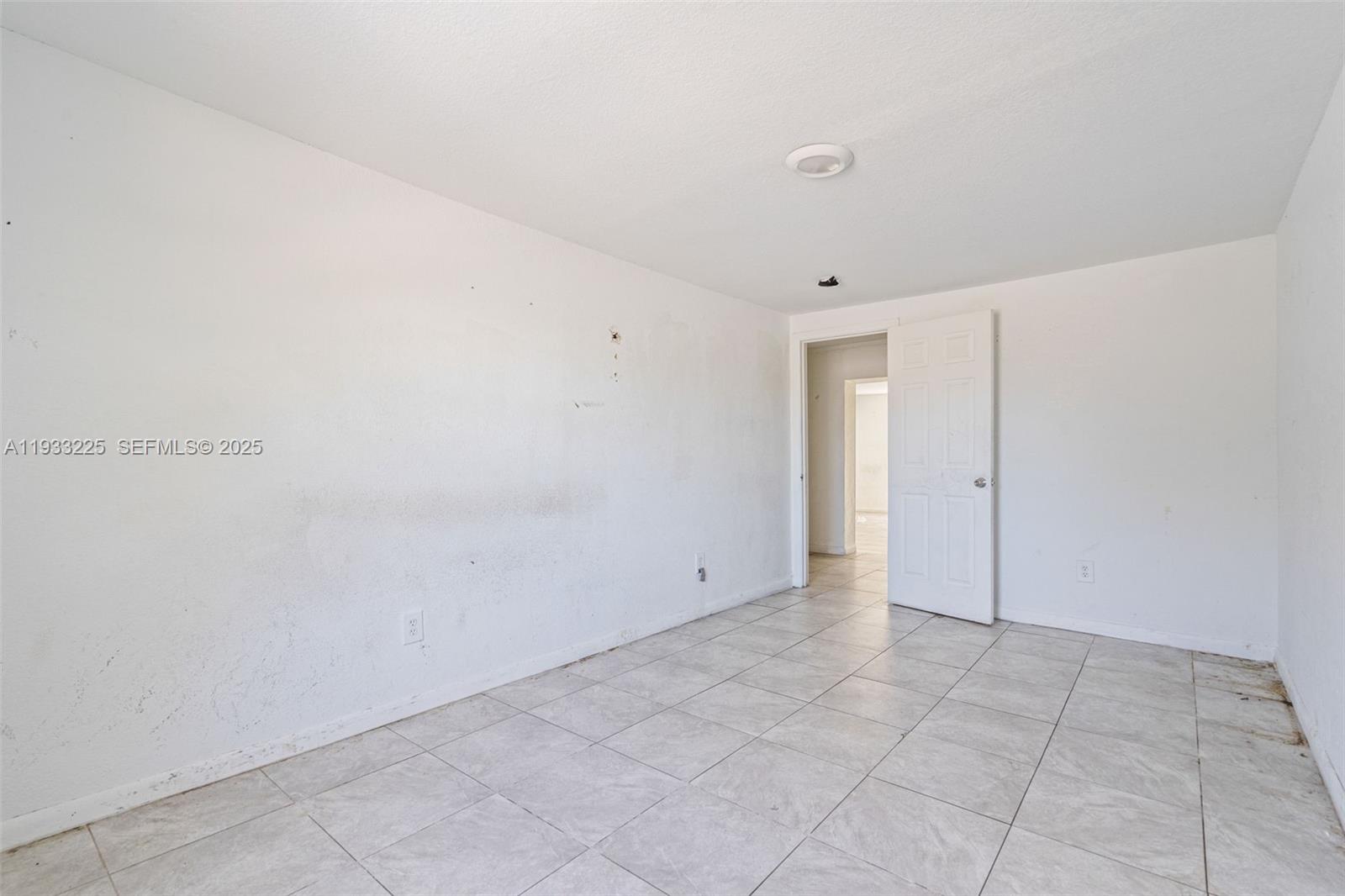   /   sq. ft. $ 2025-12-19 0 Photo