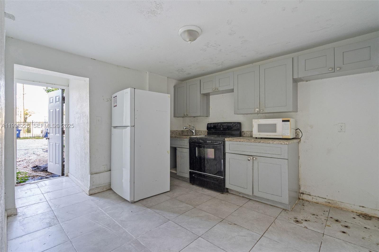   /   sq. ft. $ 2025-12-19 0 Photo