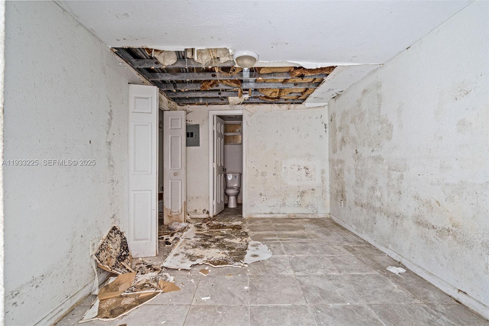   /   sq. ft. $ 2025-12-19 0 Photo