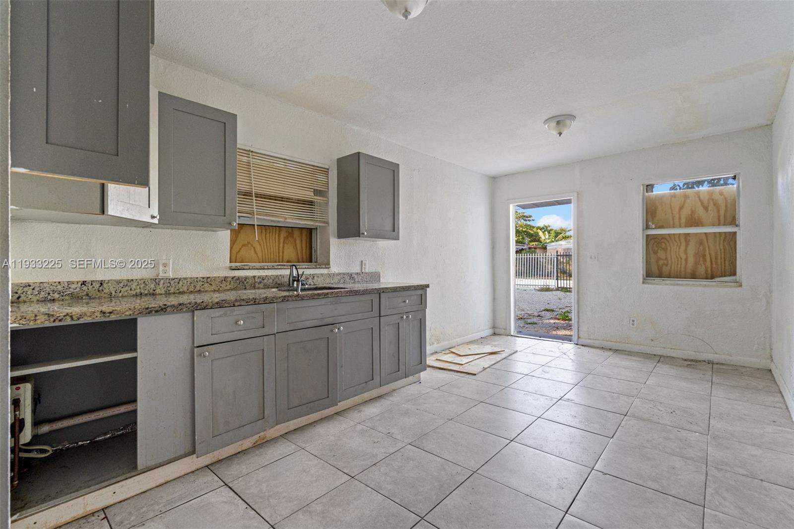   /   sq. ft. $ 2025-12-19 0 Photo