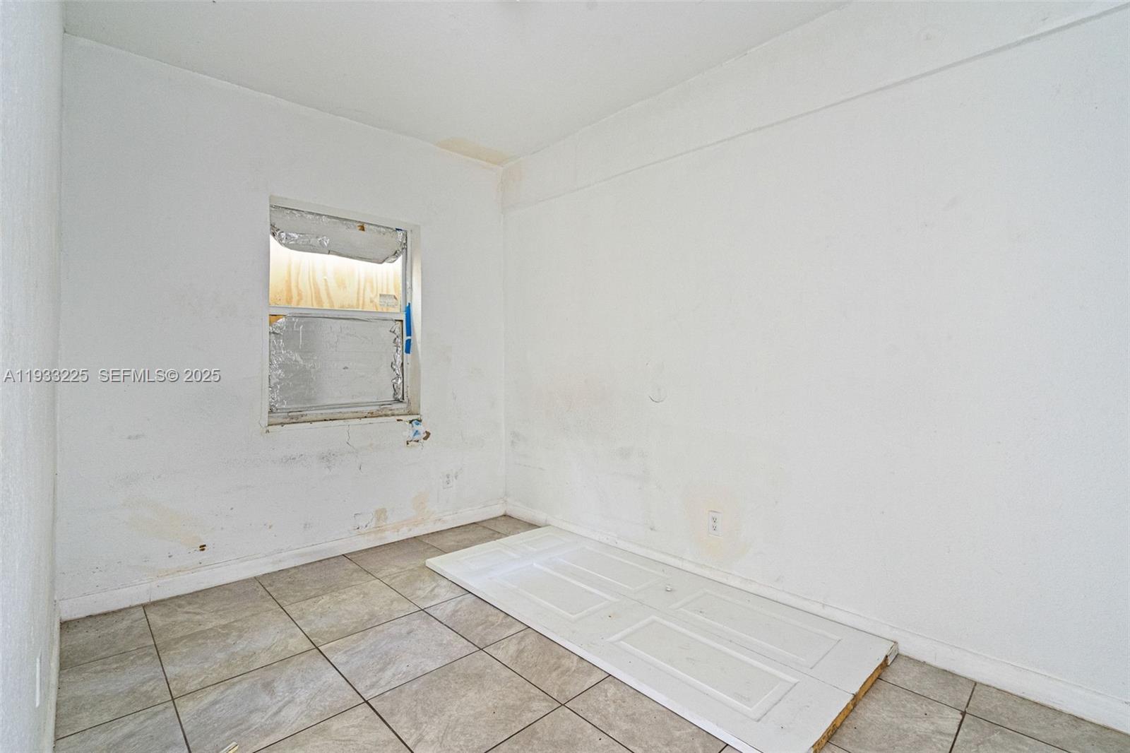   /   sq. ft. $ 2025-12-19 0 Photo