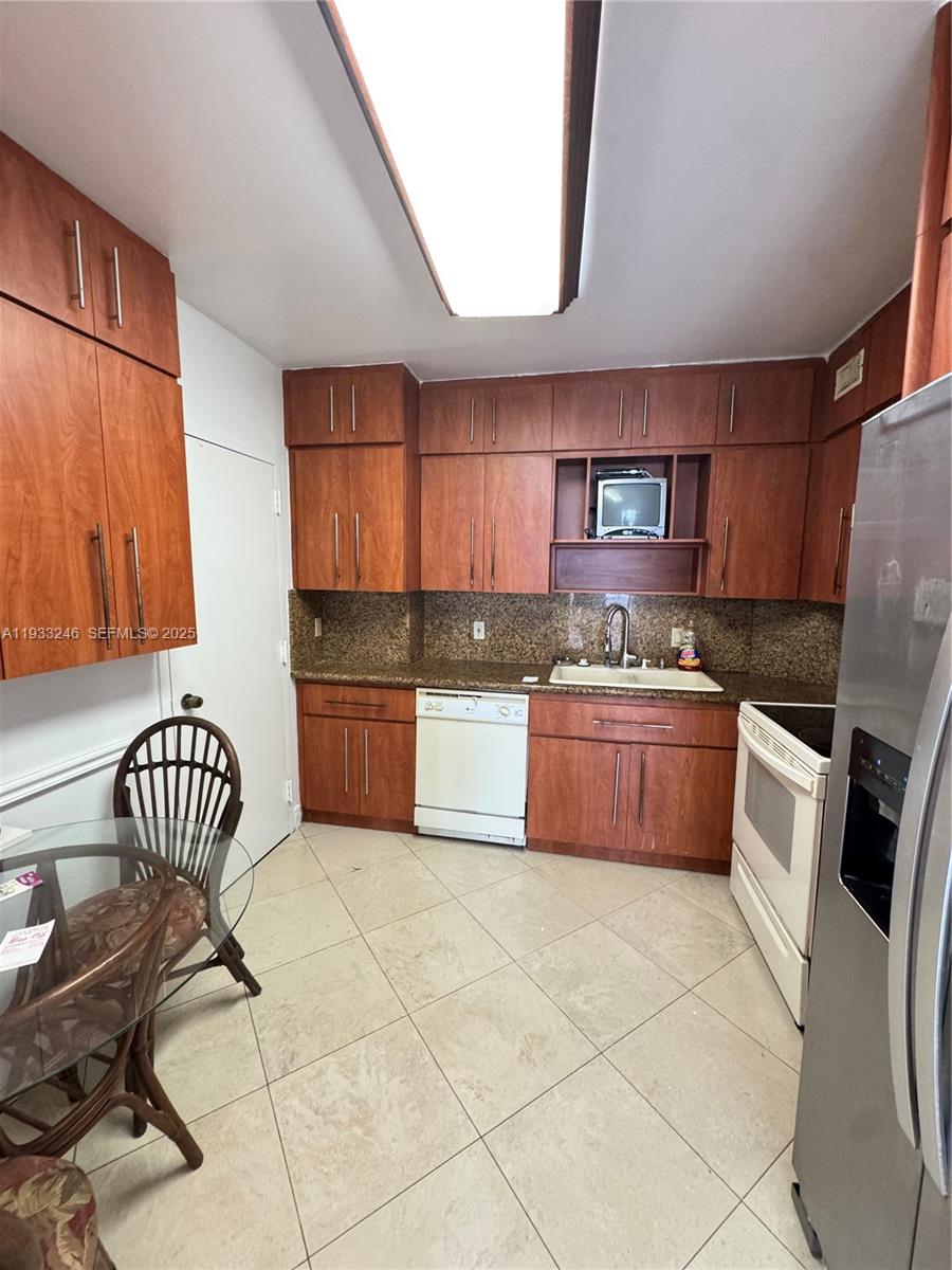 See details 20Q 3 / 3 1740 sq. ft. $ 2025-12-19 0 Photo