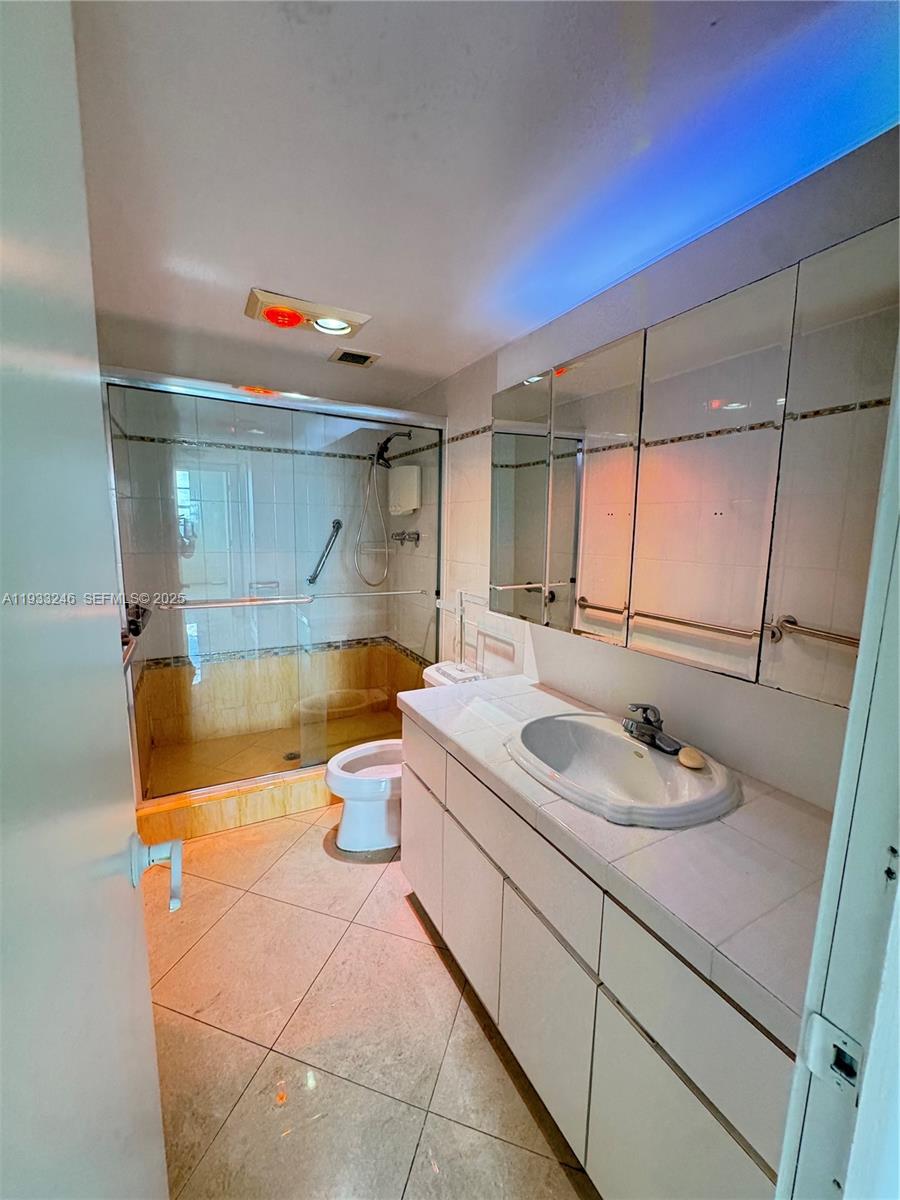 See details 20Q 3 / 3 1740 sq. ft. $ 2025-12-19 0 Photo