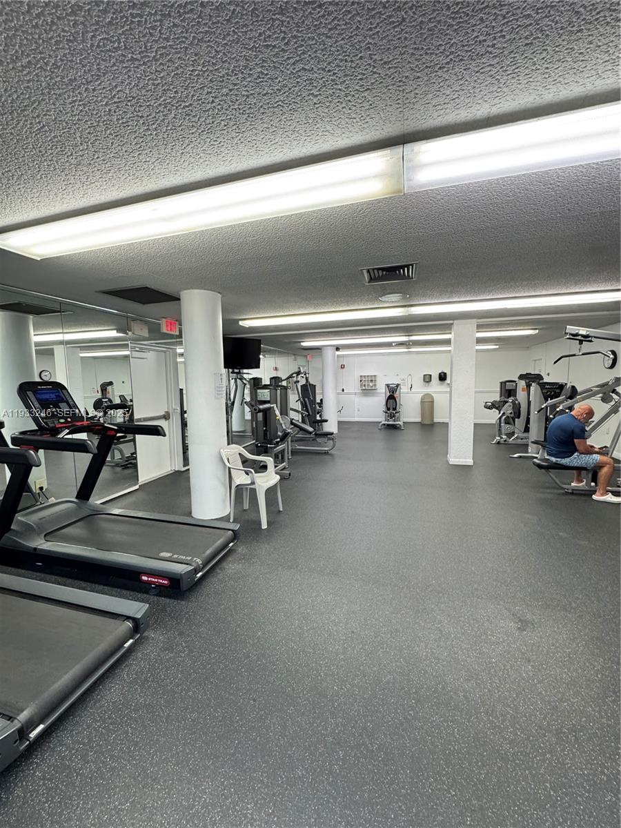 See details 20Q 3 / 3 1740 sq. ft. $ 2025-12-19 0 Photo