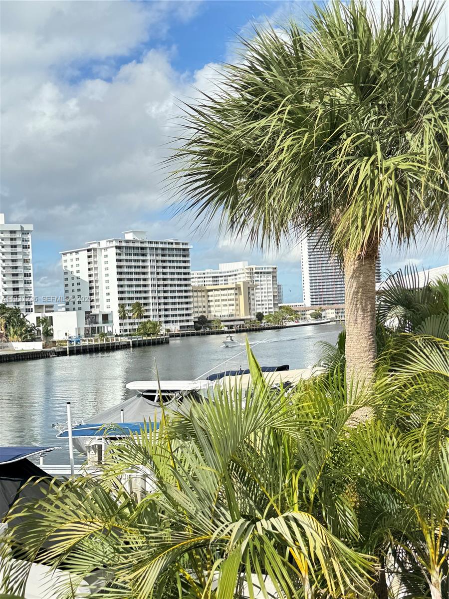 See details 20Q 3 / 3 1740 sq. ft. $ 2025-12-19 0 Photo