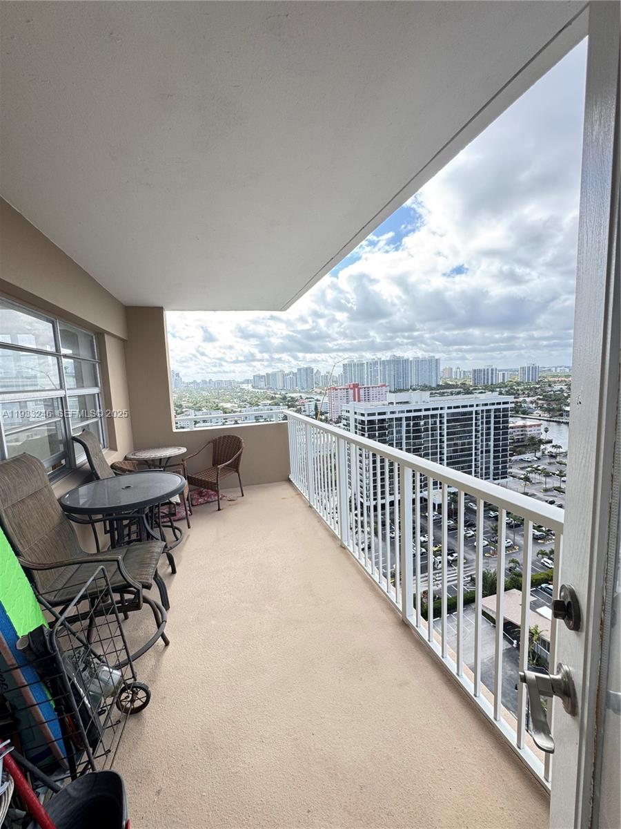 See details 20Q 3 / 3 1740 sq. ft. $ 2025-12-19 0 Photo