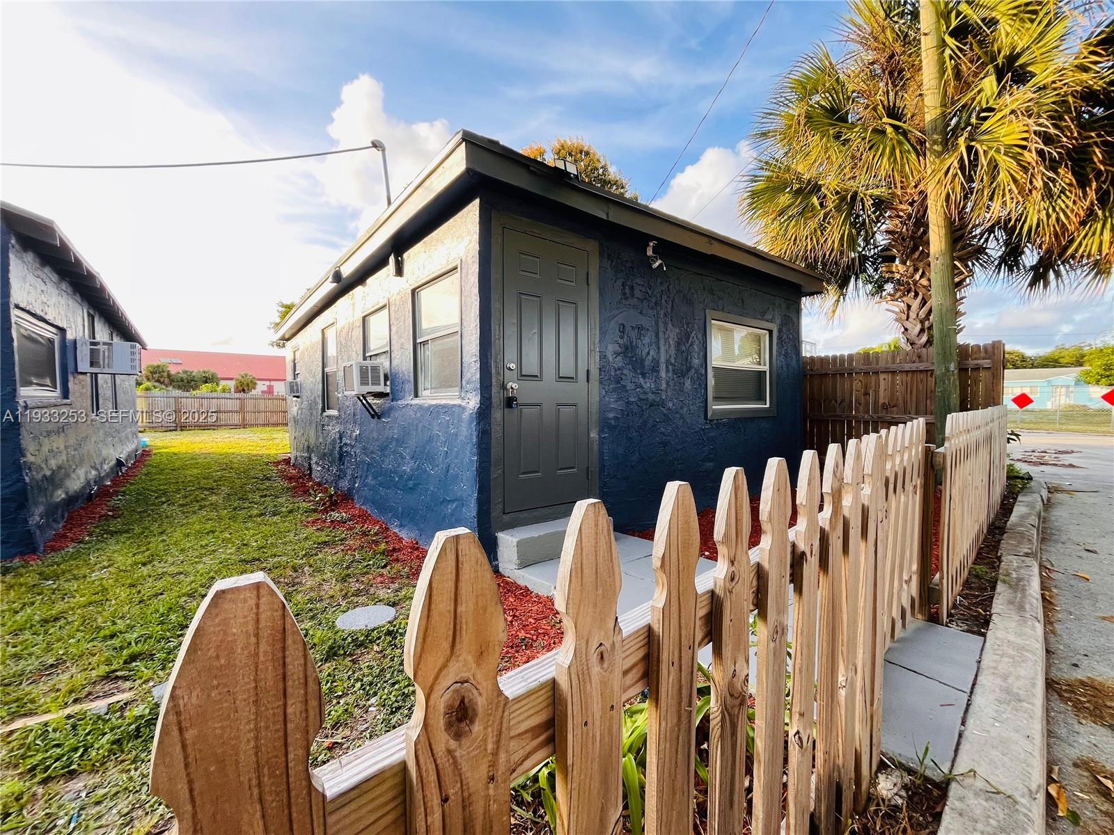   /  973 sq. ft. $ 2025-12-19 0 Photo