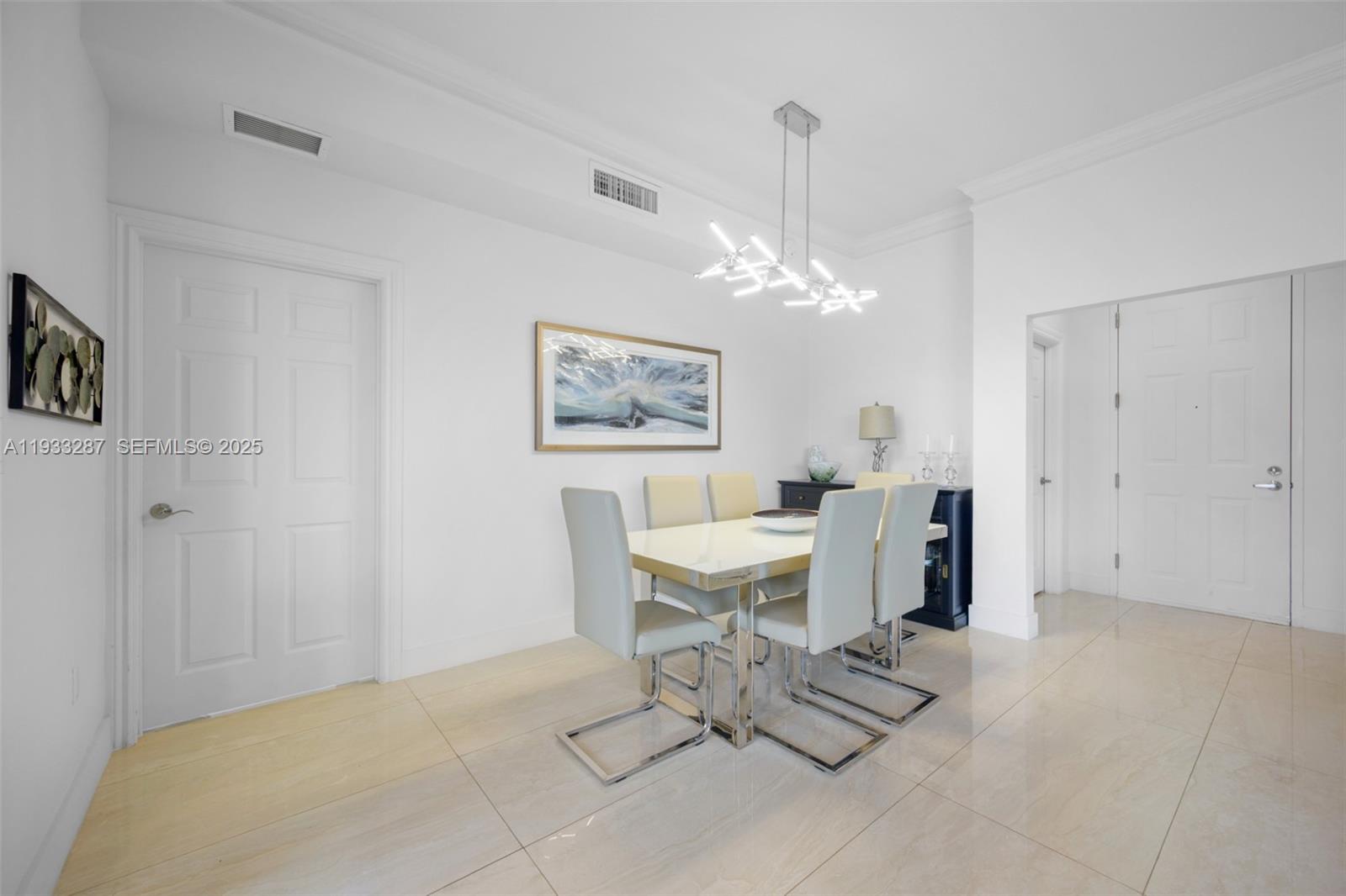 Photo of 3001 185th St  #613, Aventura, Florida, 33180 - 