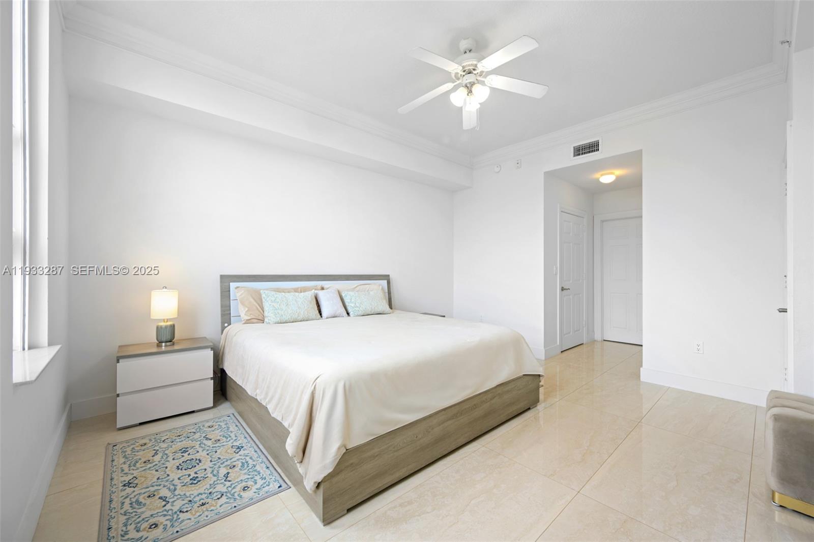 Photo of 3001 185th St  #613, Aventura, Florida, 33180 - 