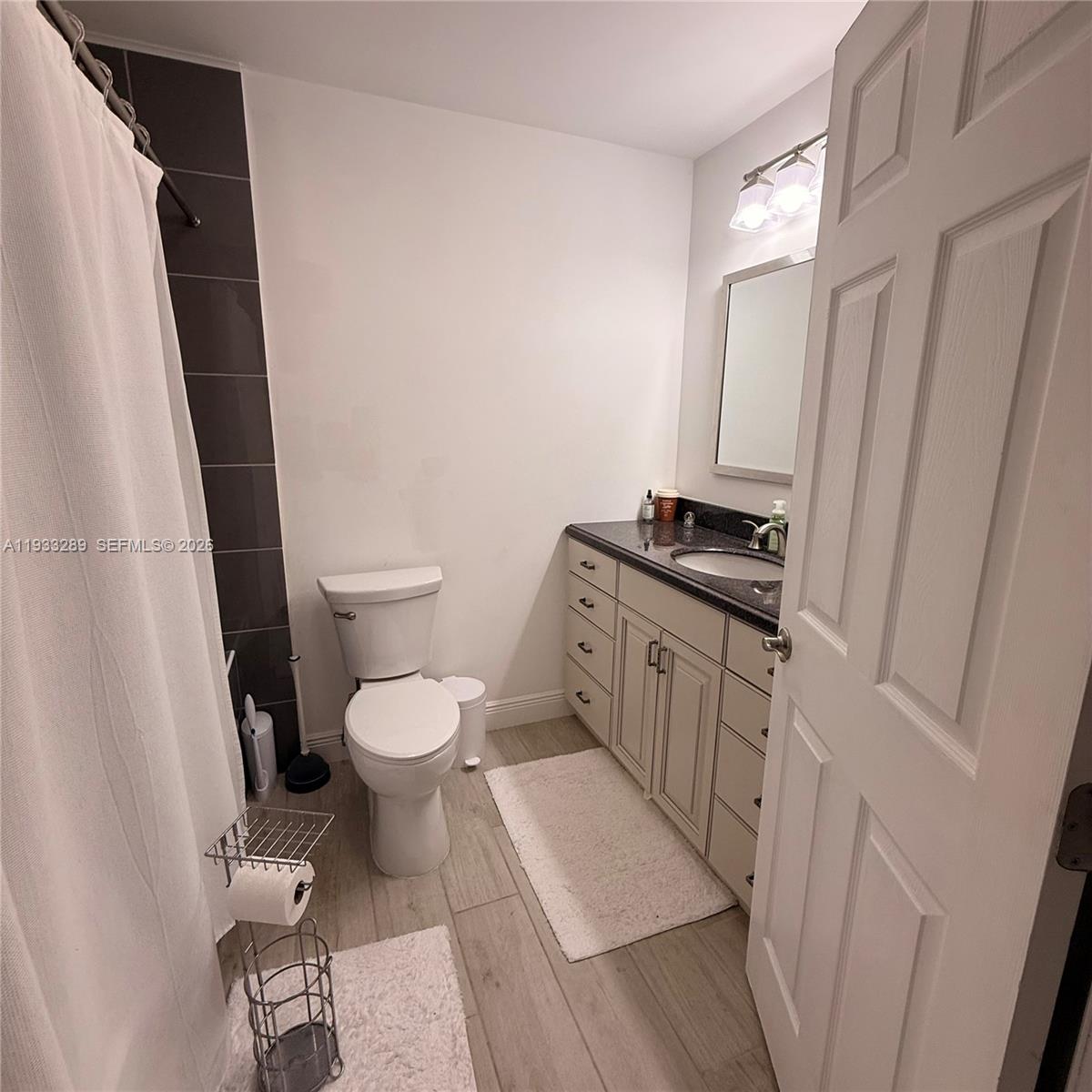 See details 1G 3 / 3 2040 sq. ft. $ 2025-12-19 0 Photo