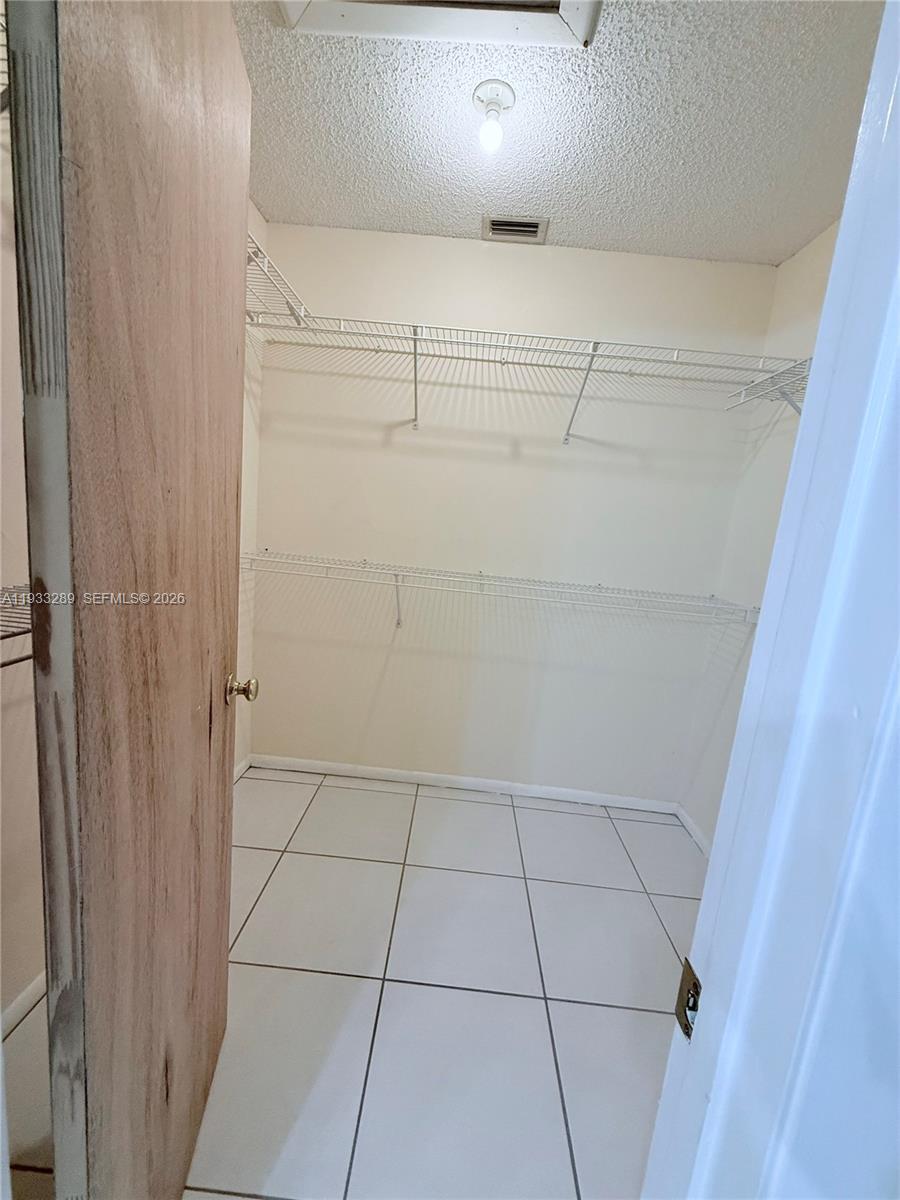 See details 1G 3 / 3 2040 sq. ft. $ 2026-04-29 0 Photo