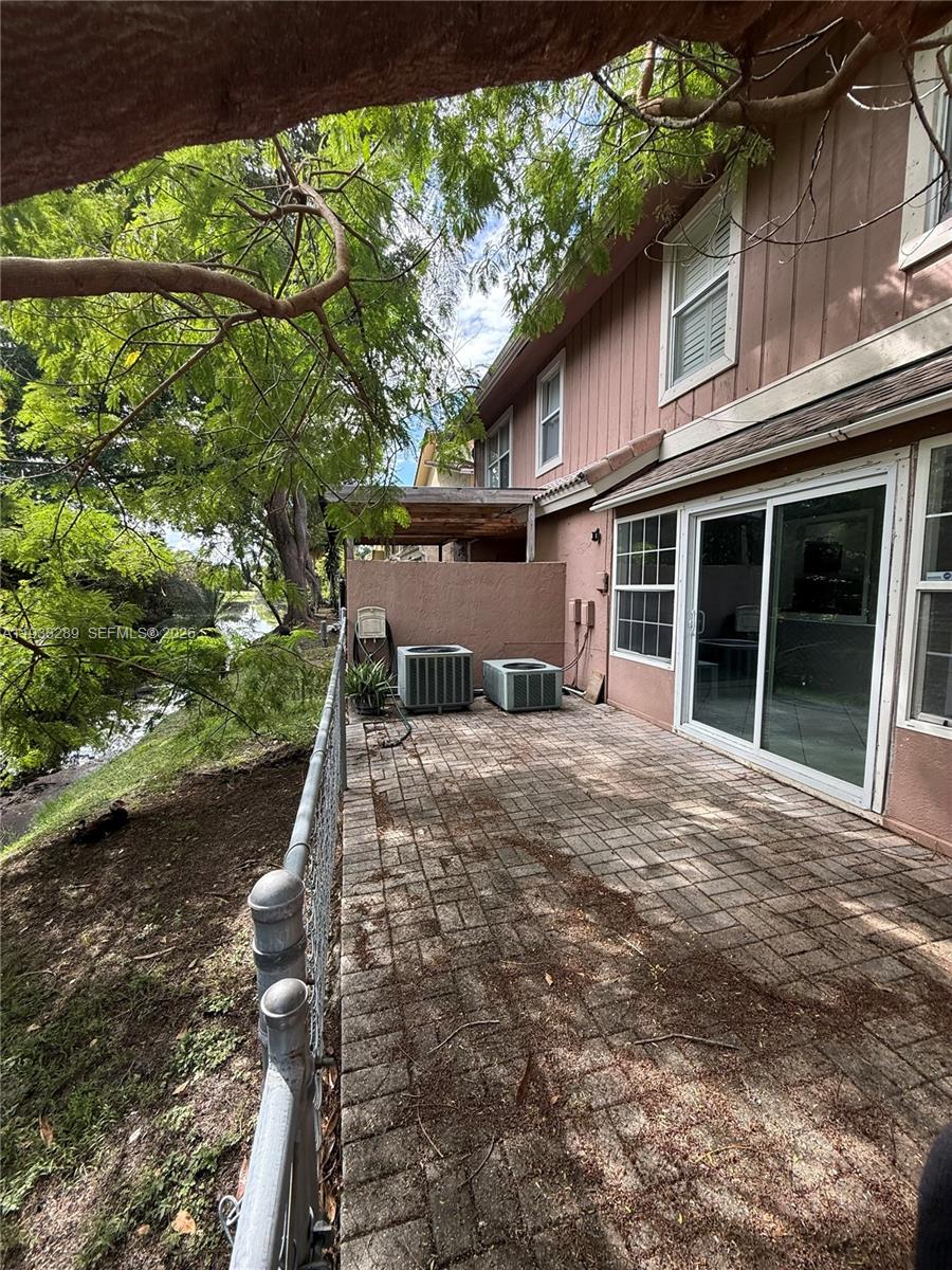 See details 1G 3 / 3 2040 sq. ft. $ 2026-04-29 0 Photo