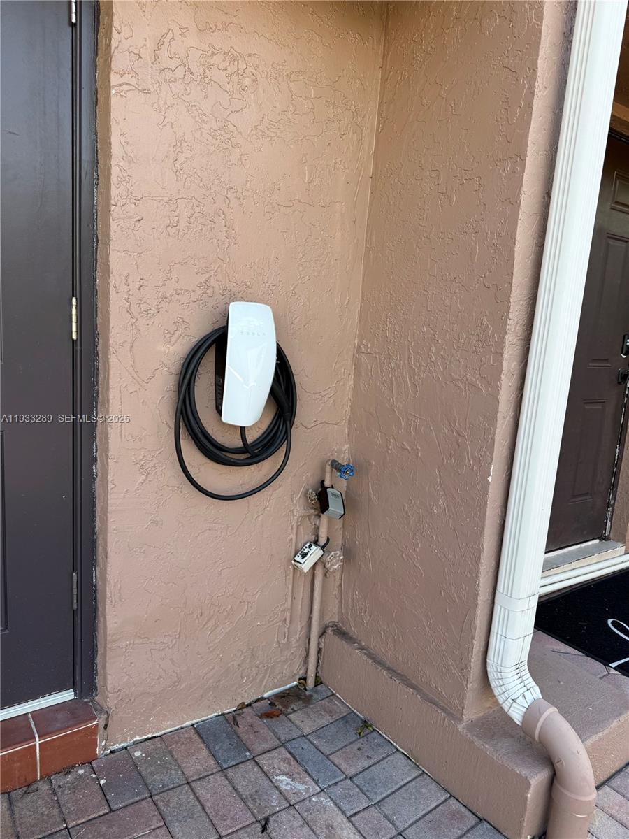 See details 1G 3 / 3 2040 sq. ft. $ 2026-04-29 0 Photo