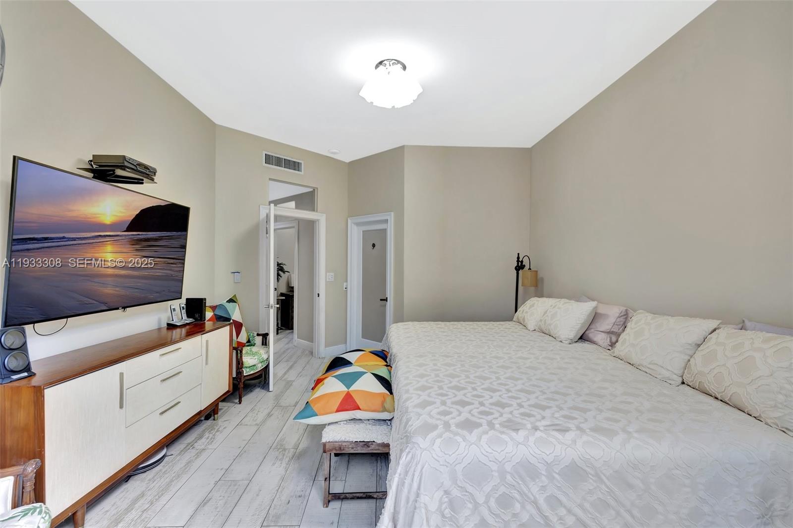 203 1 / 2 1180 sq. ft. $ 2025-12-19 0 foto