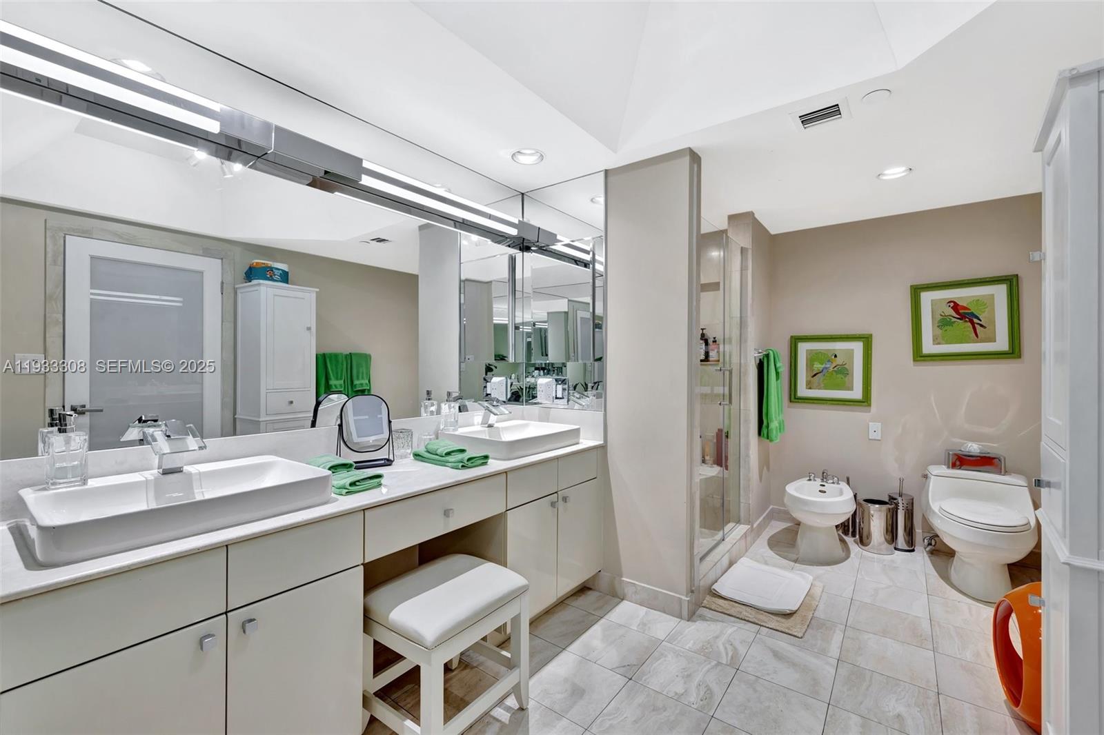 203 1 / 2 1180 sq. ft. $ 2025-12-19 0 foto