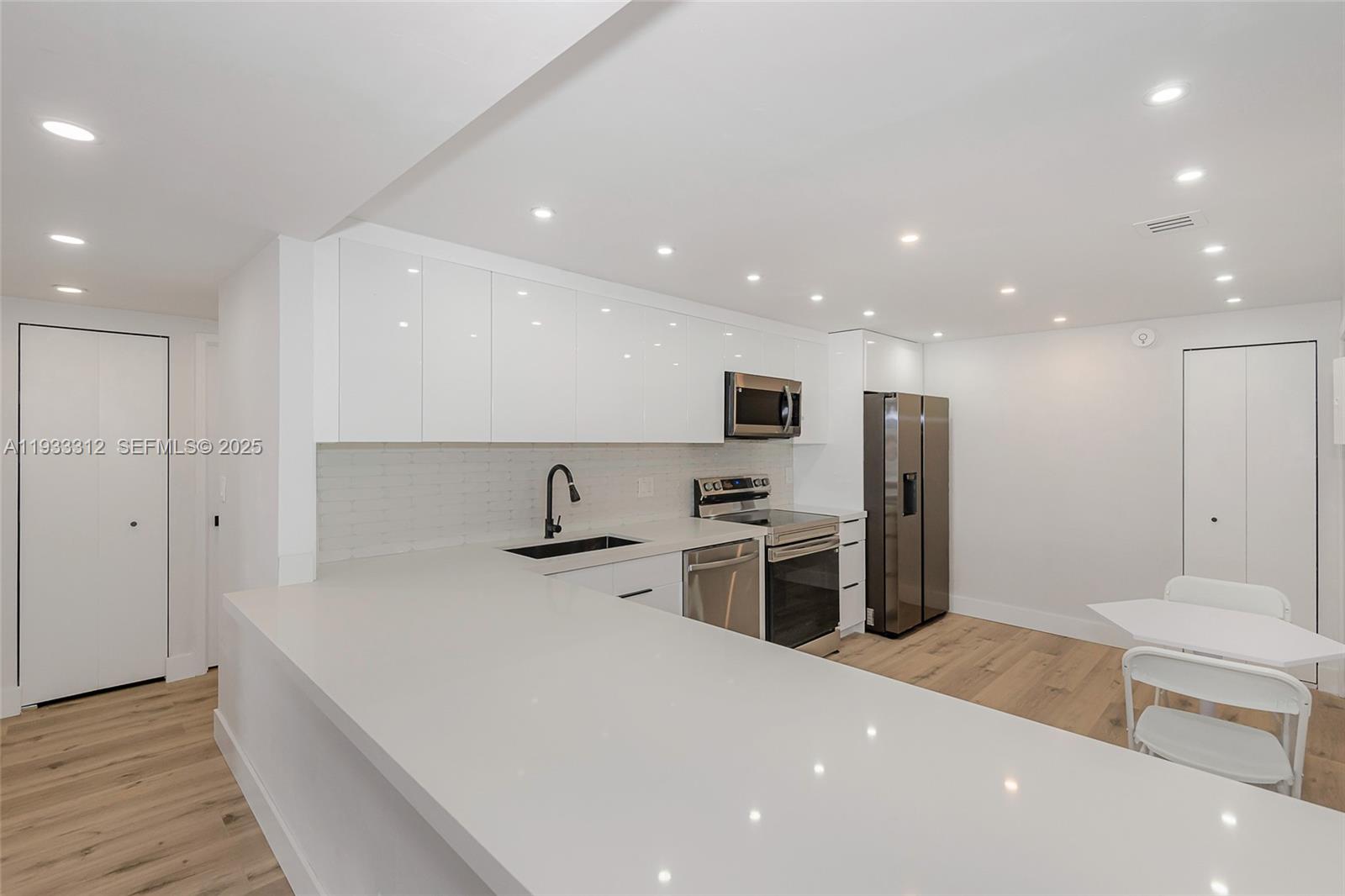 Photo of 2500 Parkview Dr  #821, Hallandale Beach, Florida, 33009 - 