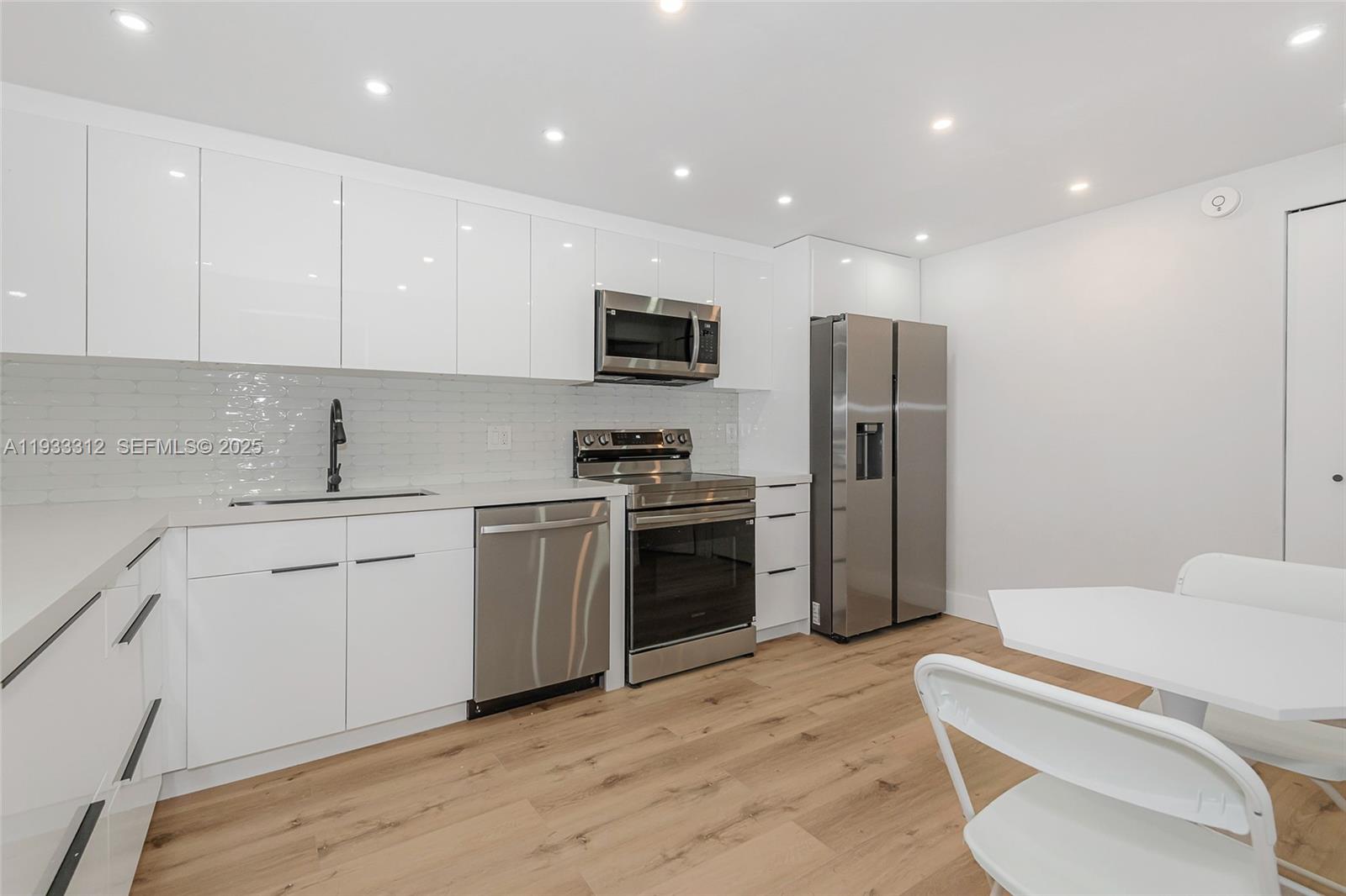 Photo of 2500 Parkview Dr  #821, Hallandale Beach, Florida, 33009 - 