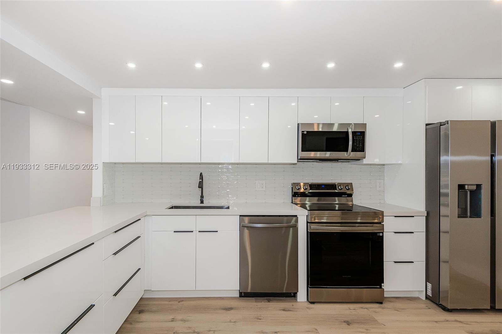 Photo of 2500 Parkview Dr  #821, Hallandale Beach, Florida, 33009 - 