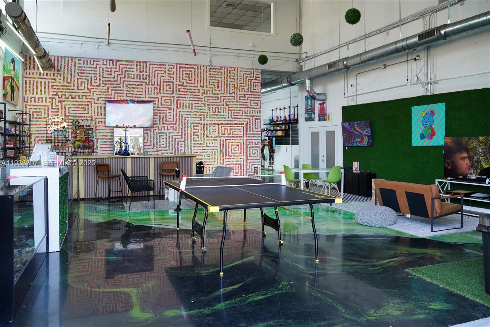   /   sq. ft. $ 2025-12-19 0 foto