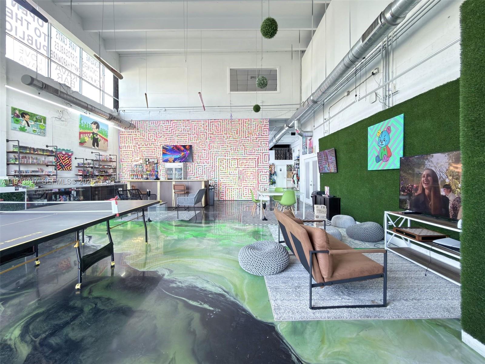   /   sq. ft. $ 2025-12-19 0 foto