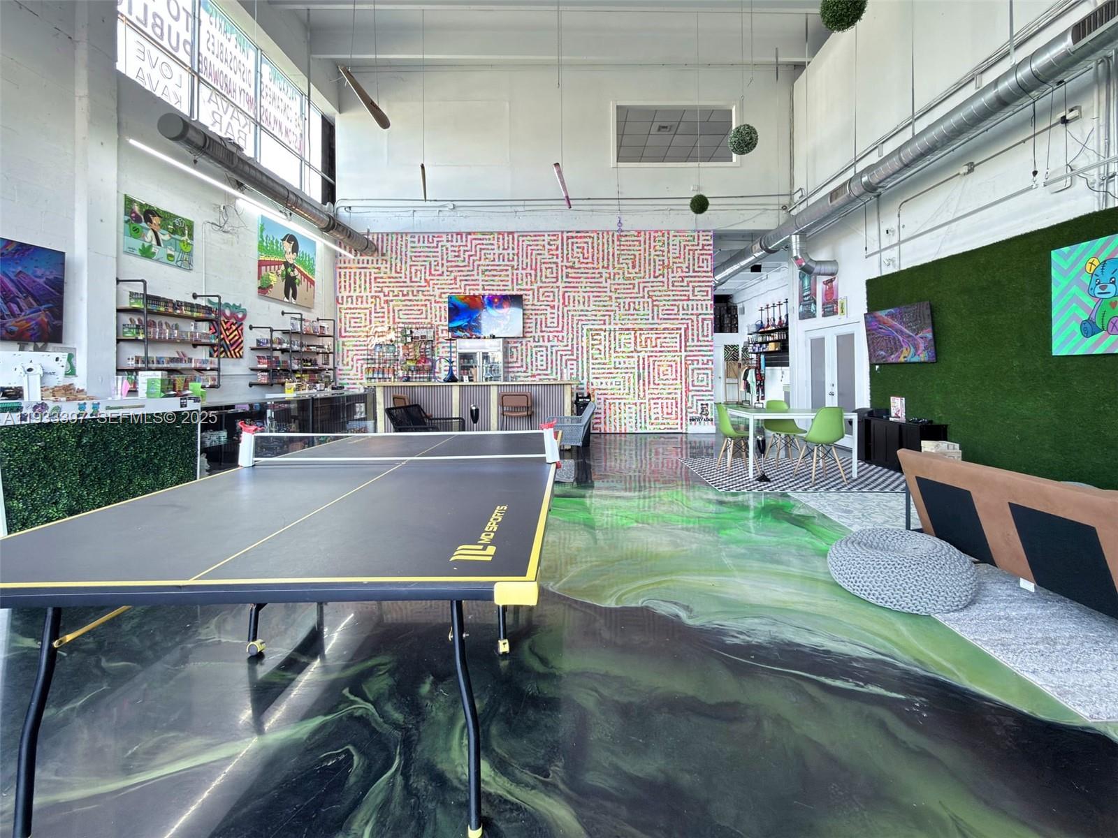   /   sq. ft. $ 2025-12-19 0 foto