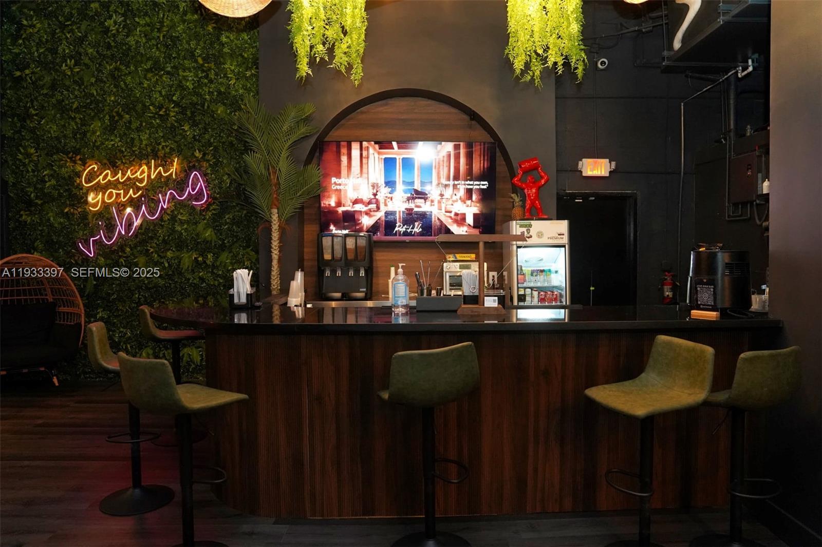   /   sq. ft. $ 2025-12-19 0 foto