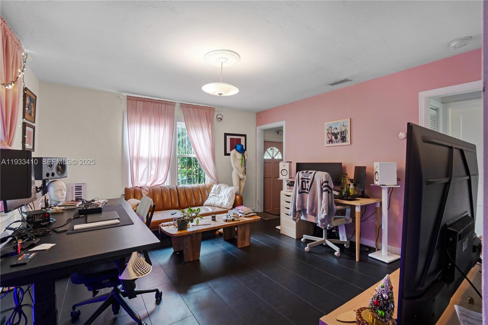   /  2109 sq. ft. $ 2025-12-19 0 foto