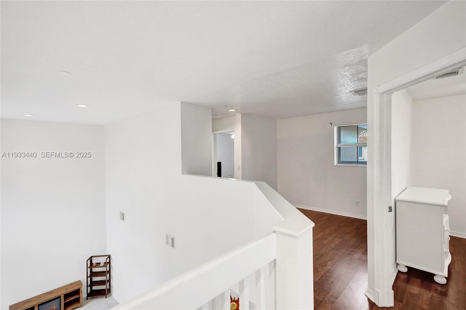 Photo of 1046 Satinleaf St  (1046), Hollywood, Florida, 33019 - 