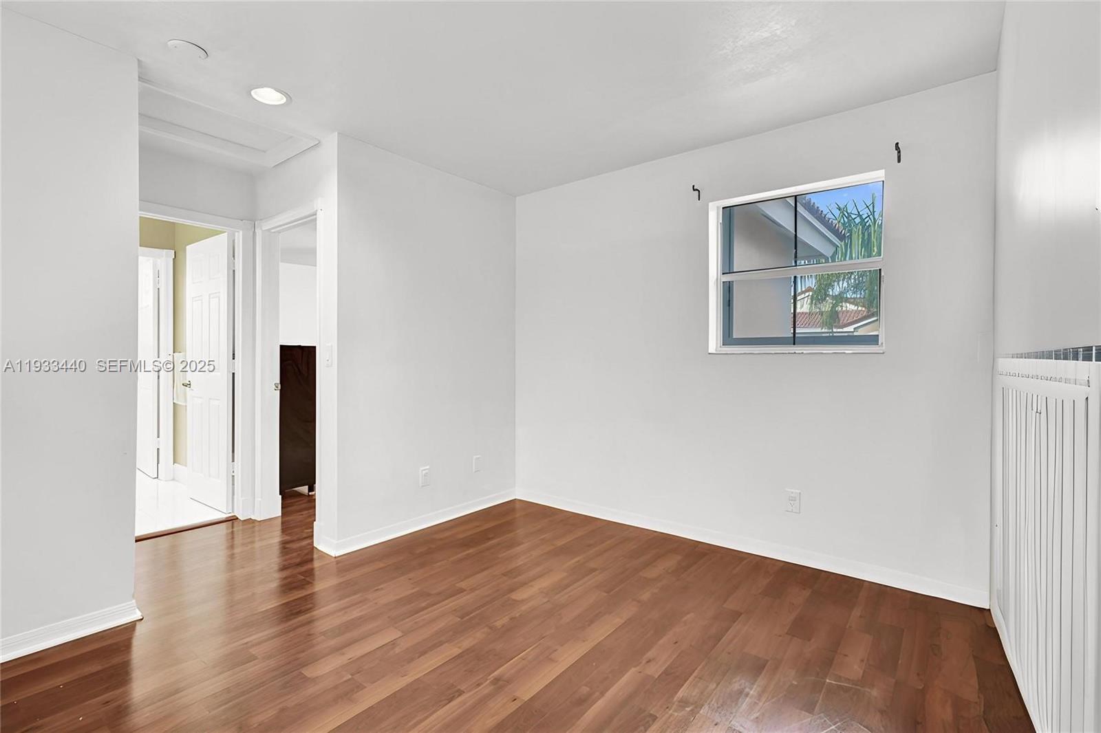 Photo of 1046 Satinleaf St  (1046), Hollywood, Florida, 33019 - 