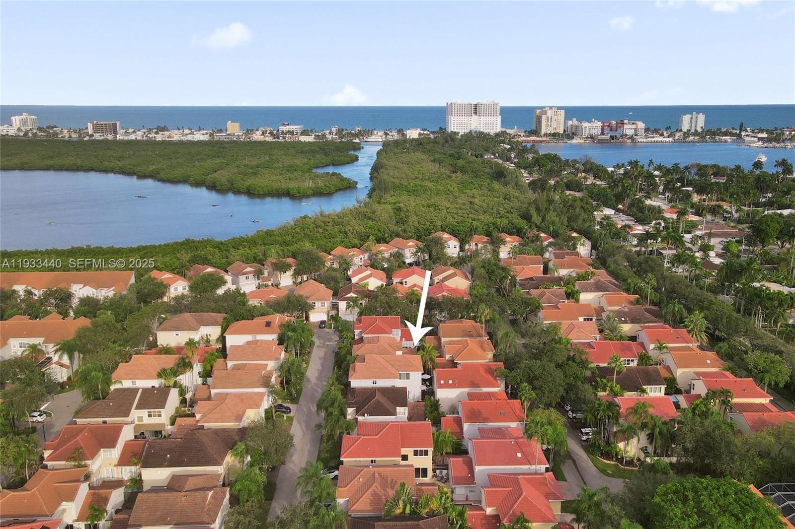 Photo of 1046 Satinleaf St  (1046), Hollywood, Florida, 33019 - 