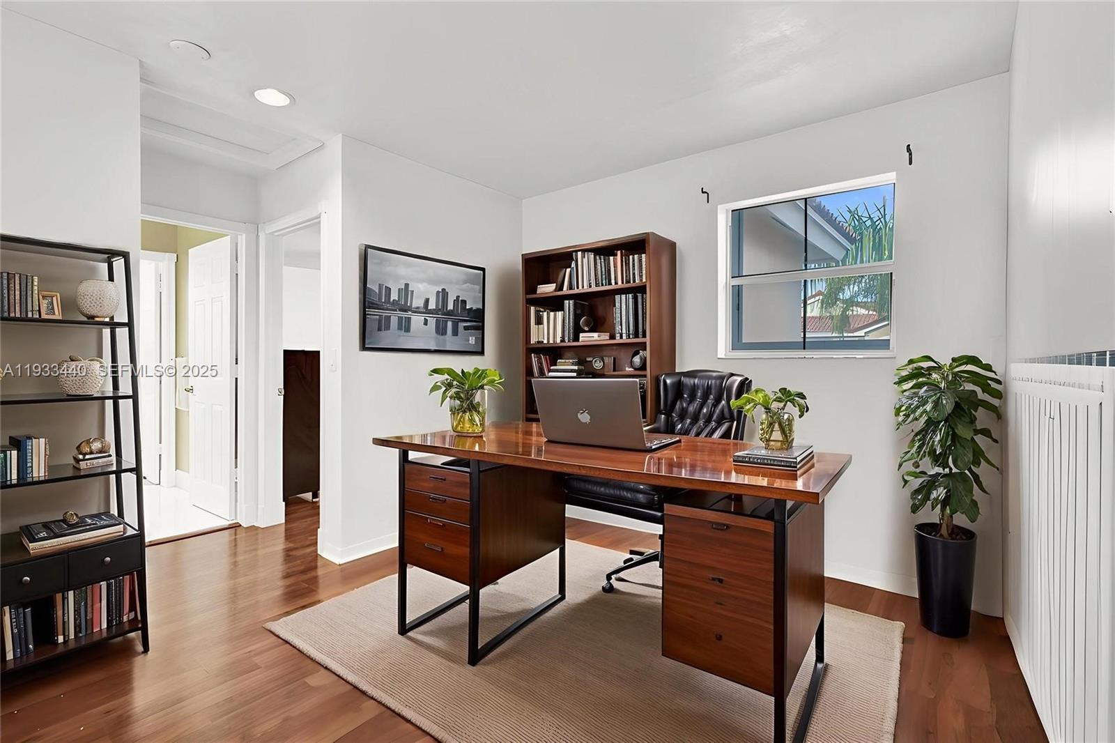 Photo of 1046 Satinleaf St  (1046), Hollywood, Florida, 33019 - 