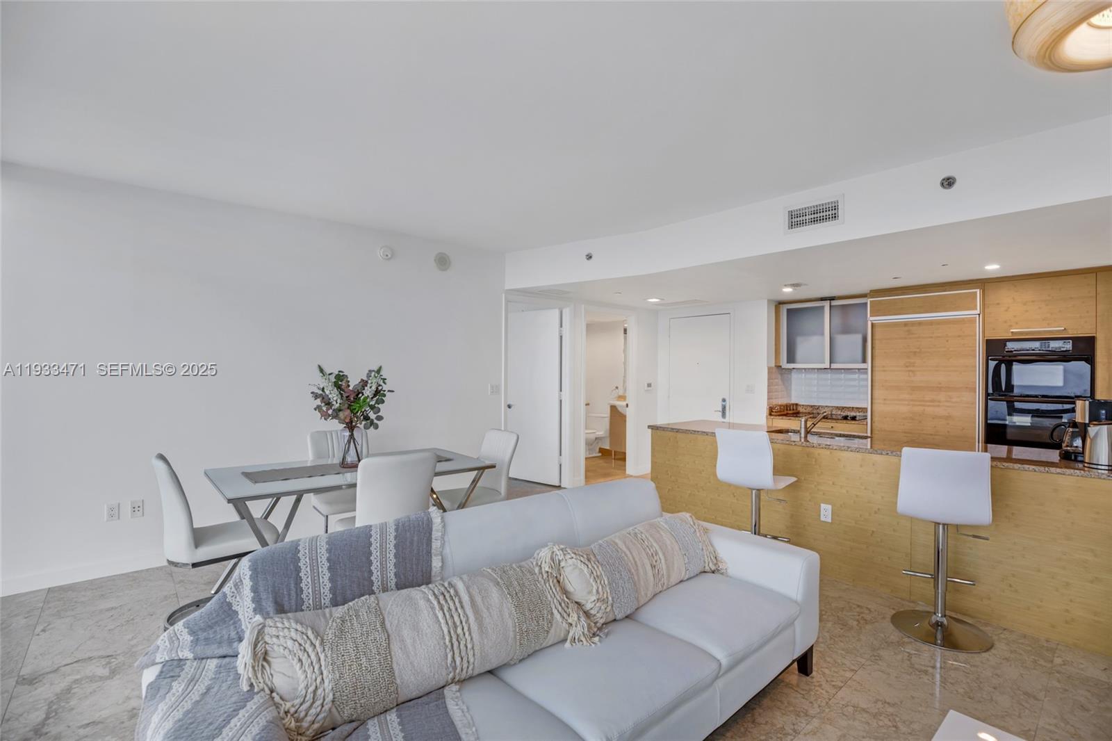 4707 1 / 1 871 sq. ft. $ 2025-12-19 0 foto
