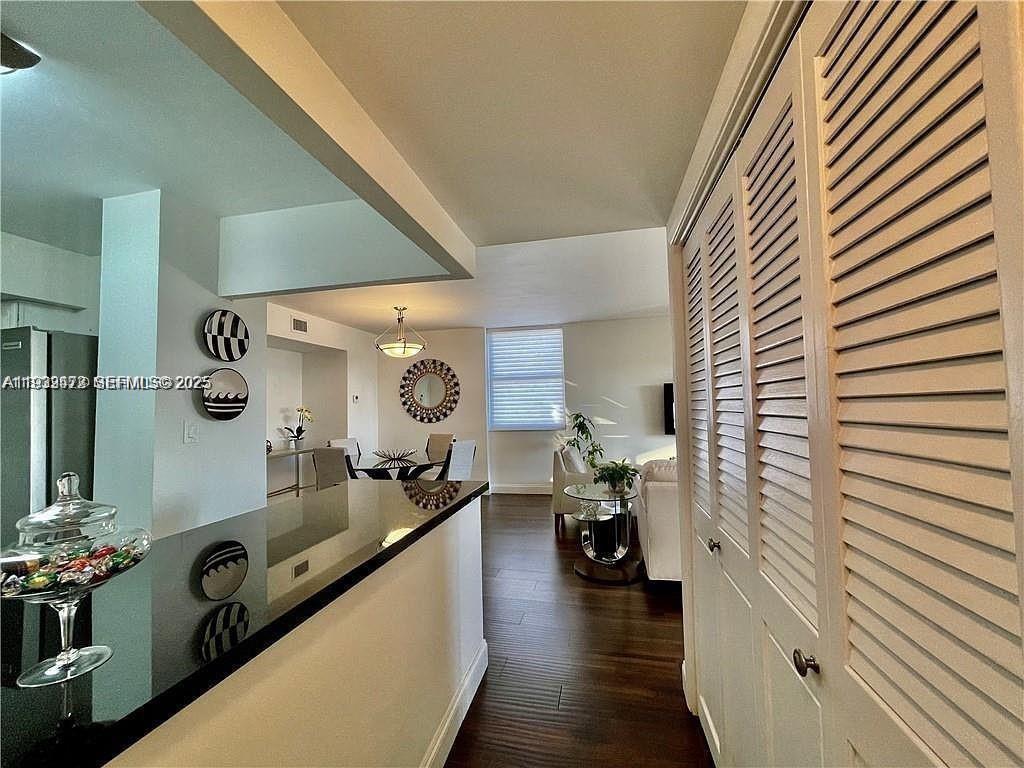 601B 2 / 2 1132 sq. ft. $ 2025-12-19 0 Photo