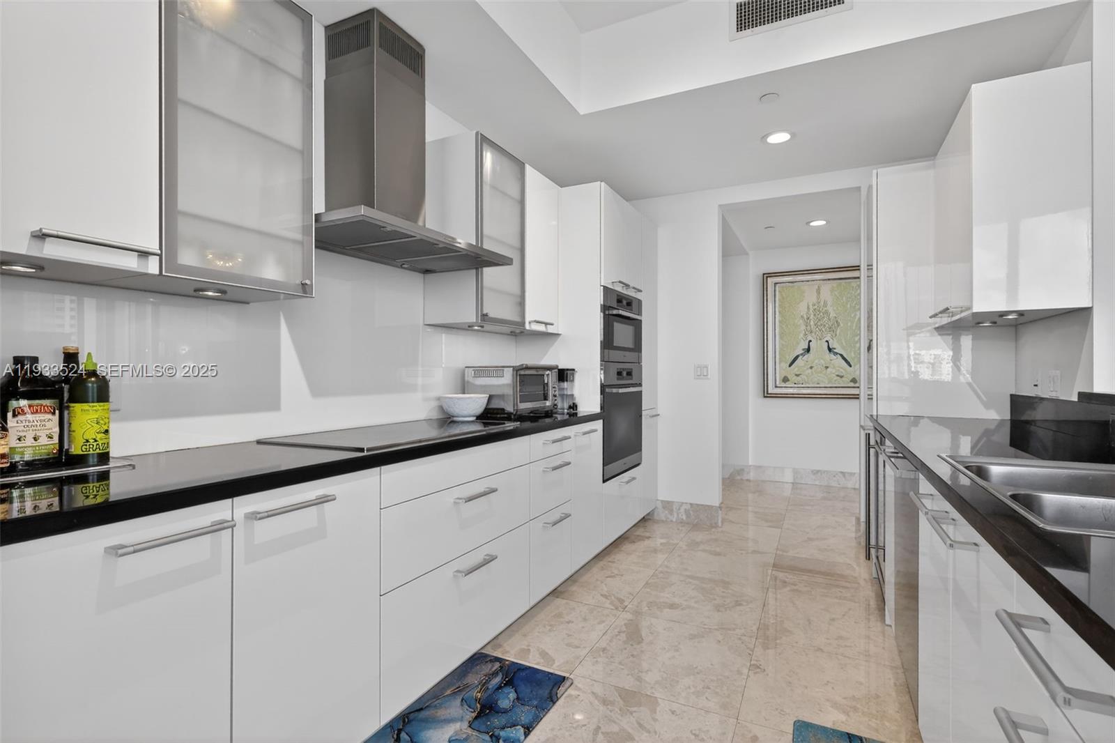 1403 3 / 3 2235 sq. ft. $ 2025-12-19 0 foto