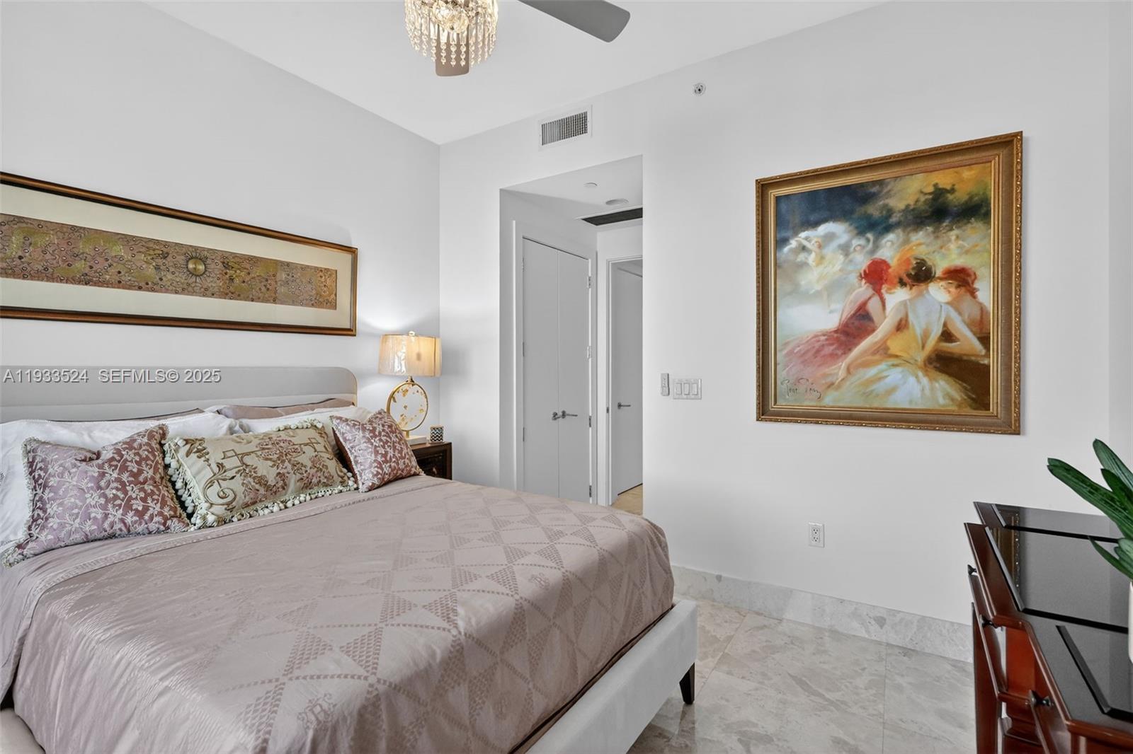 1403 3 / 3 2235 sq. ft. $ 2025-12-19 0 foto