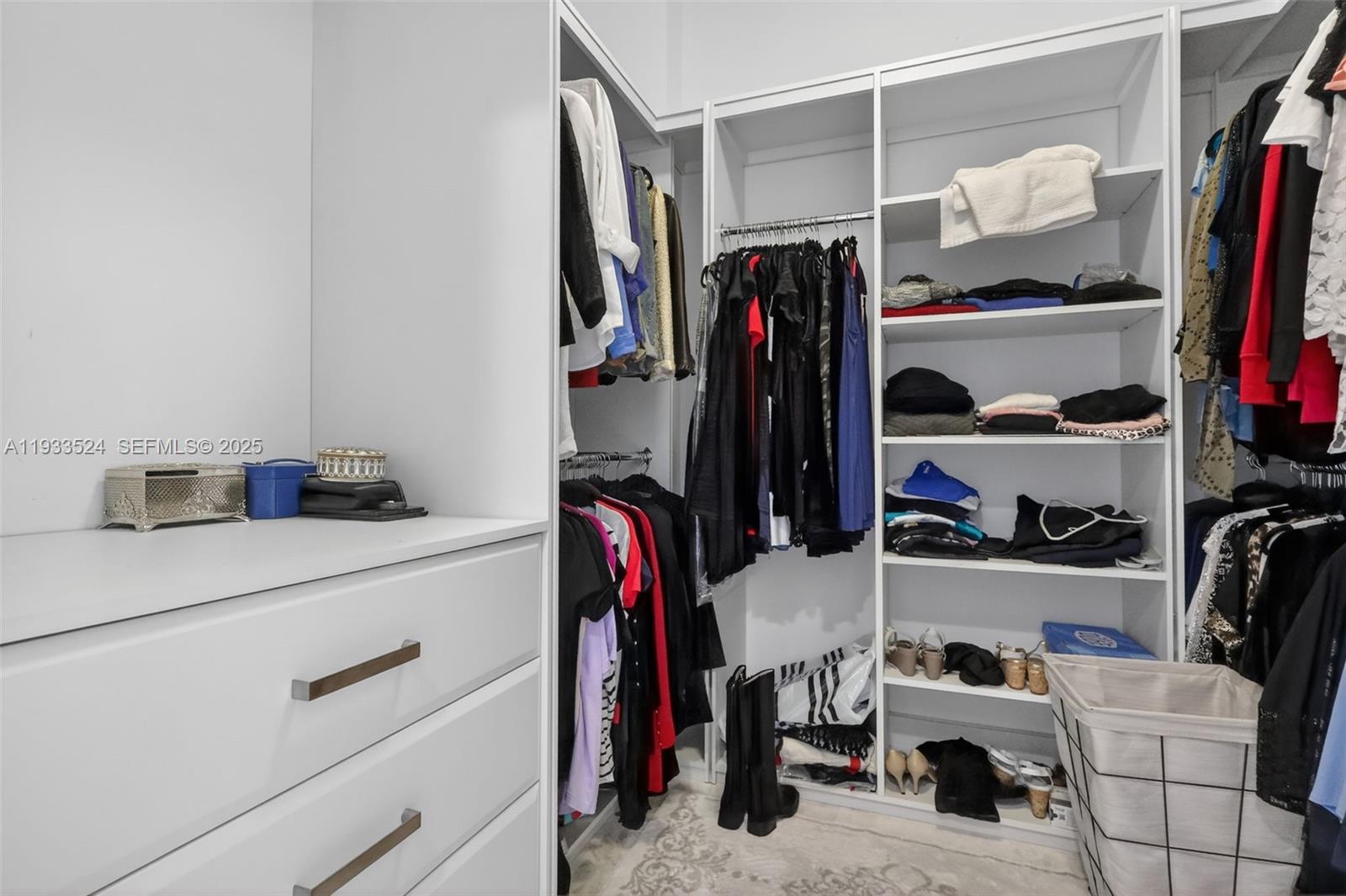 1403 3 / 3 2235 sq. ft. $ 2025-12-19 0 foto