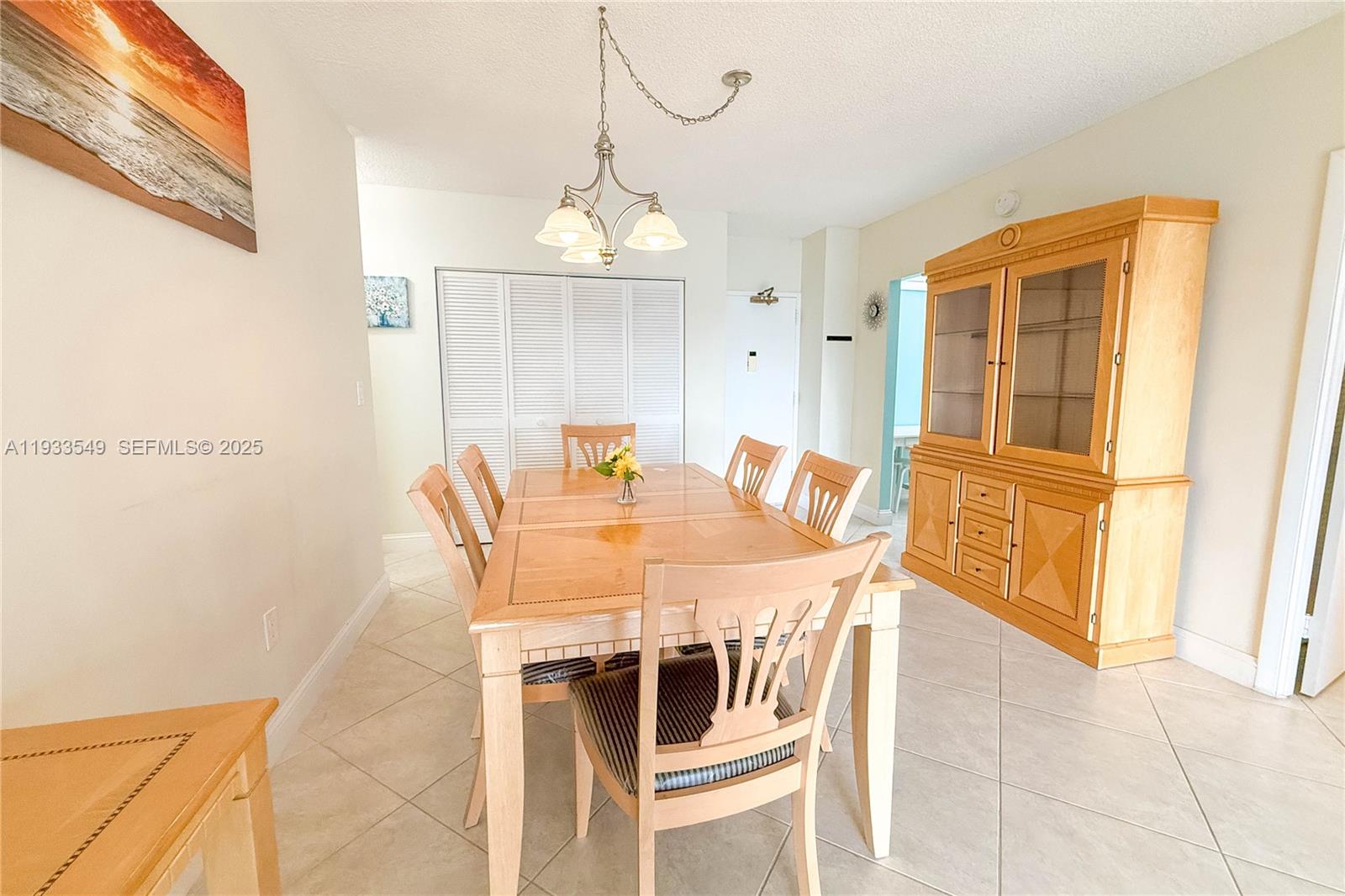 11N 1 / 2 870 sq. ft. $ 2025-12-19 0 Photo