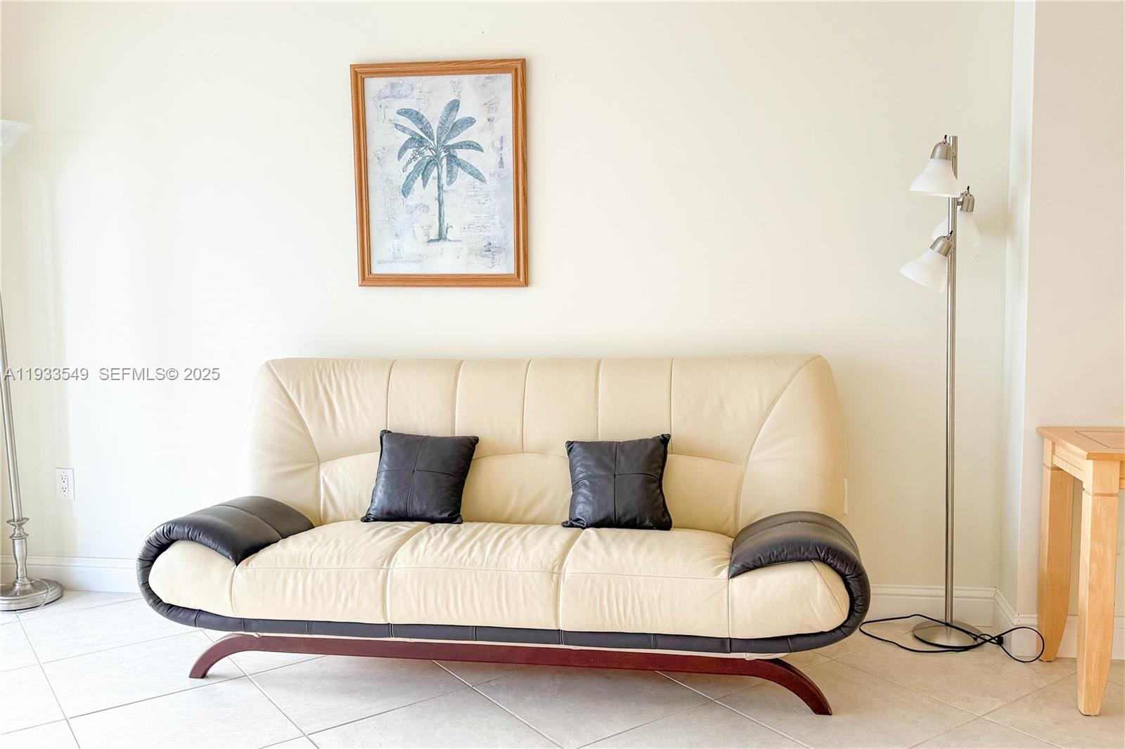 11N 1 / 2 870 sq. ft. $ 2025-12-19 0 Photo