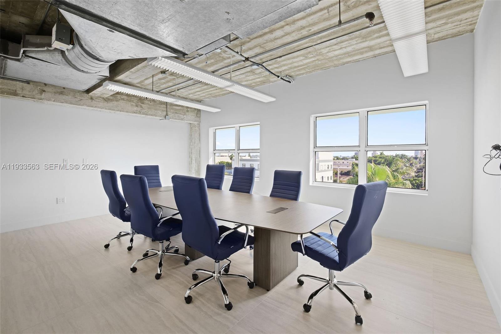 Подробнее 500 / кв.футов $ 2025-12-19 0 Фото