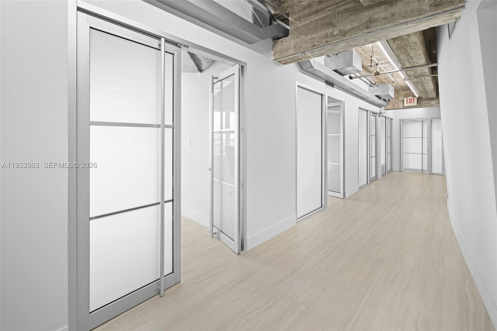 Подробнее 500 / кв.футов $ 2025-12-19 0 Фото